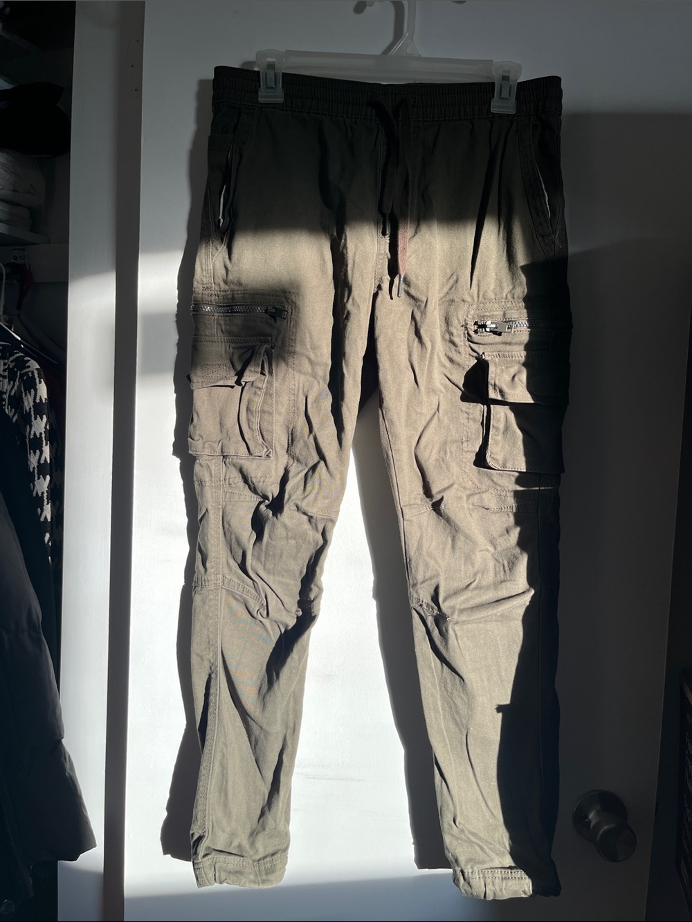 Aeropostale Men's Olive Green Cargo Joggers with Utility Pockets